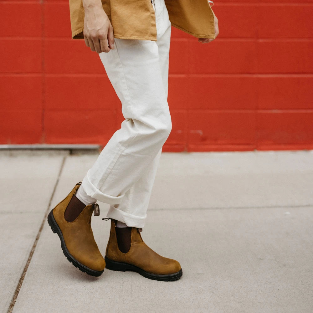 ELASTIC SIDE BOOT V CUT C BROWN - Blundstone