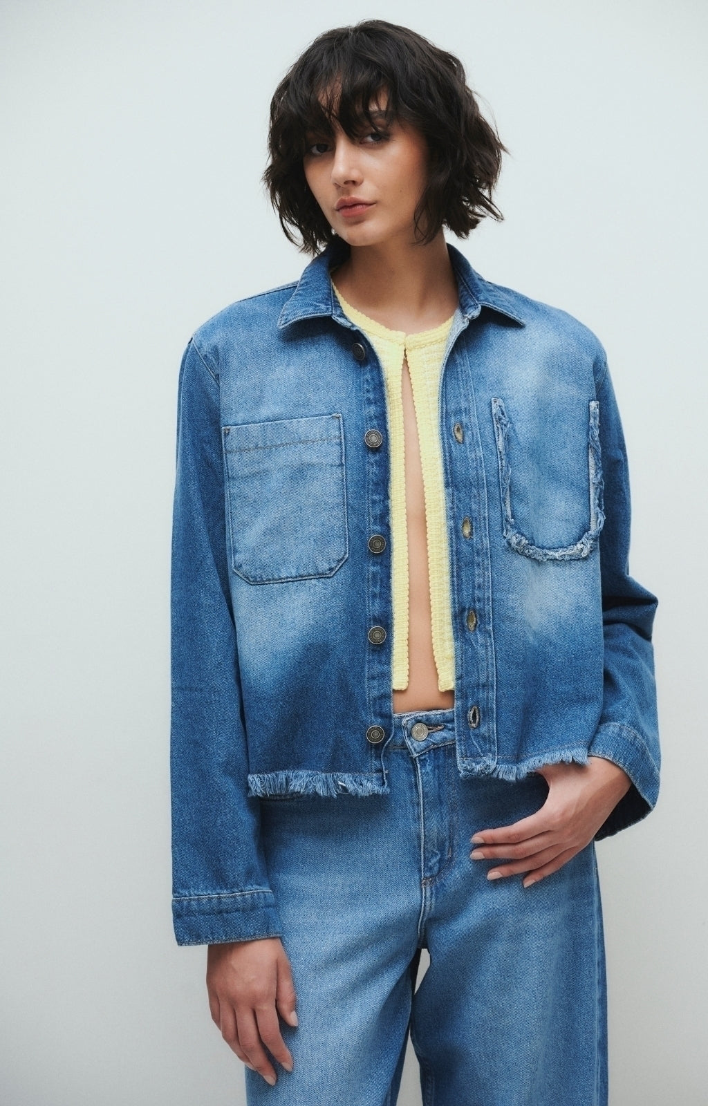 CAMPERA CROP DENIM AZUL