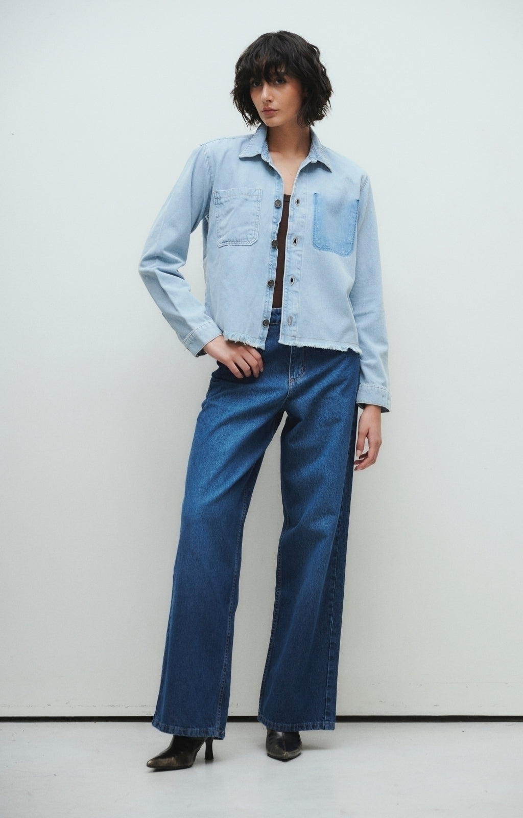 CAMPERA CROP DENIM CELESTE