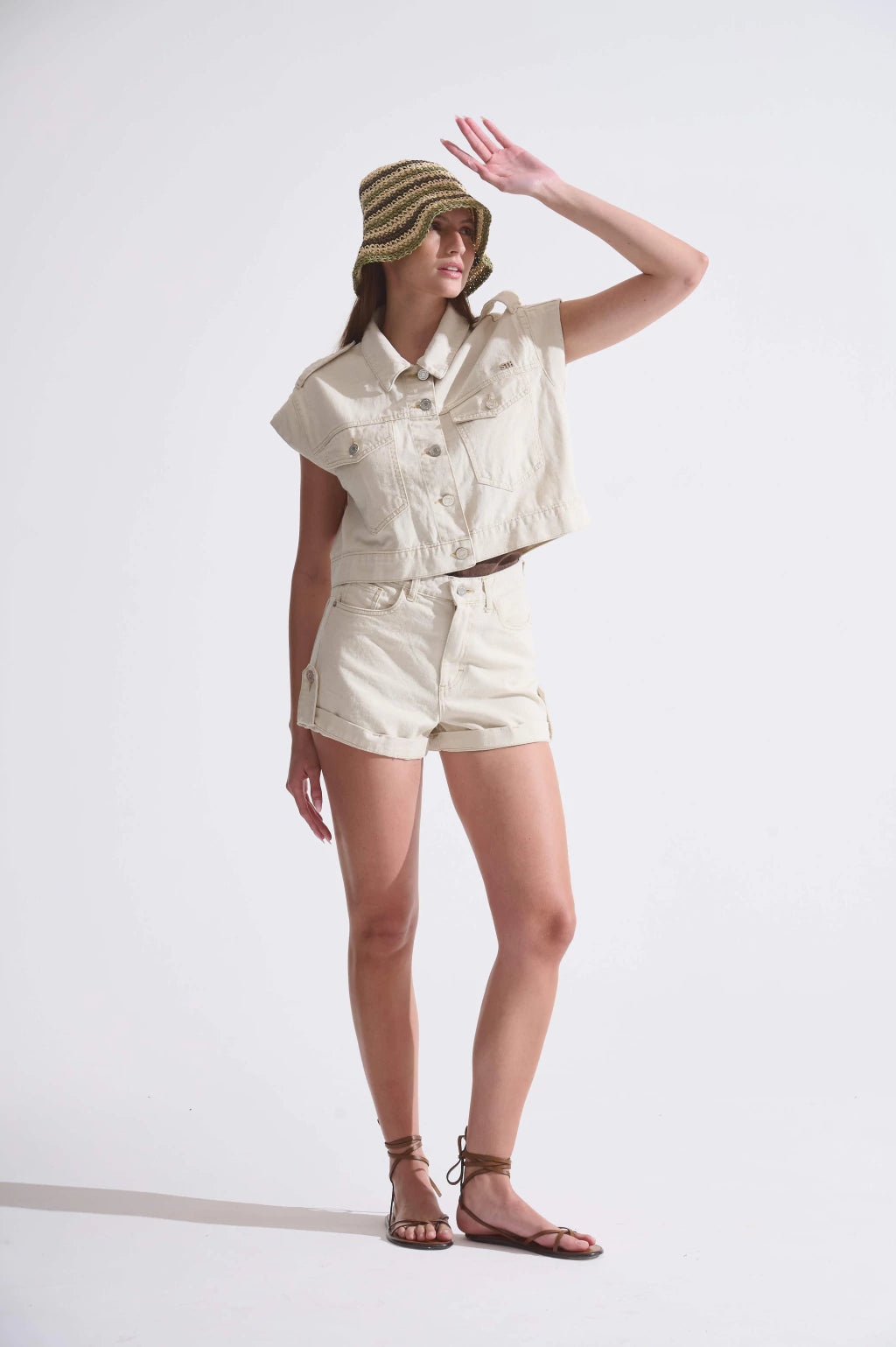 SHORT MOM NEW DELUXE - STAR JEANS