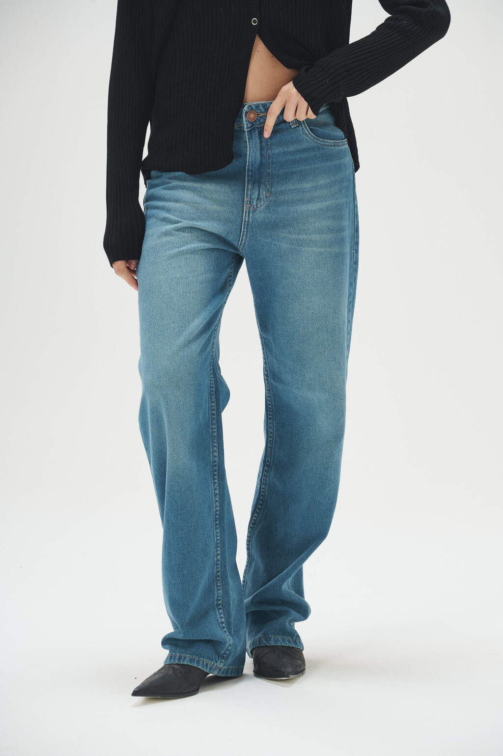 JEAN STRAIGHT FIT TINTED